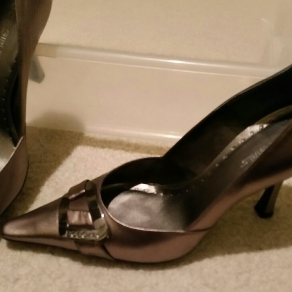 Shoes - Picture 2 of 5